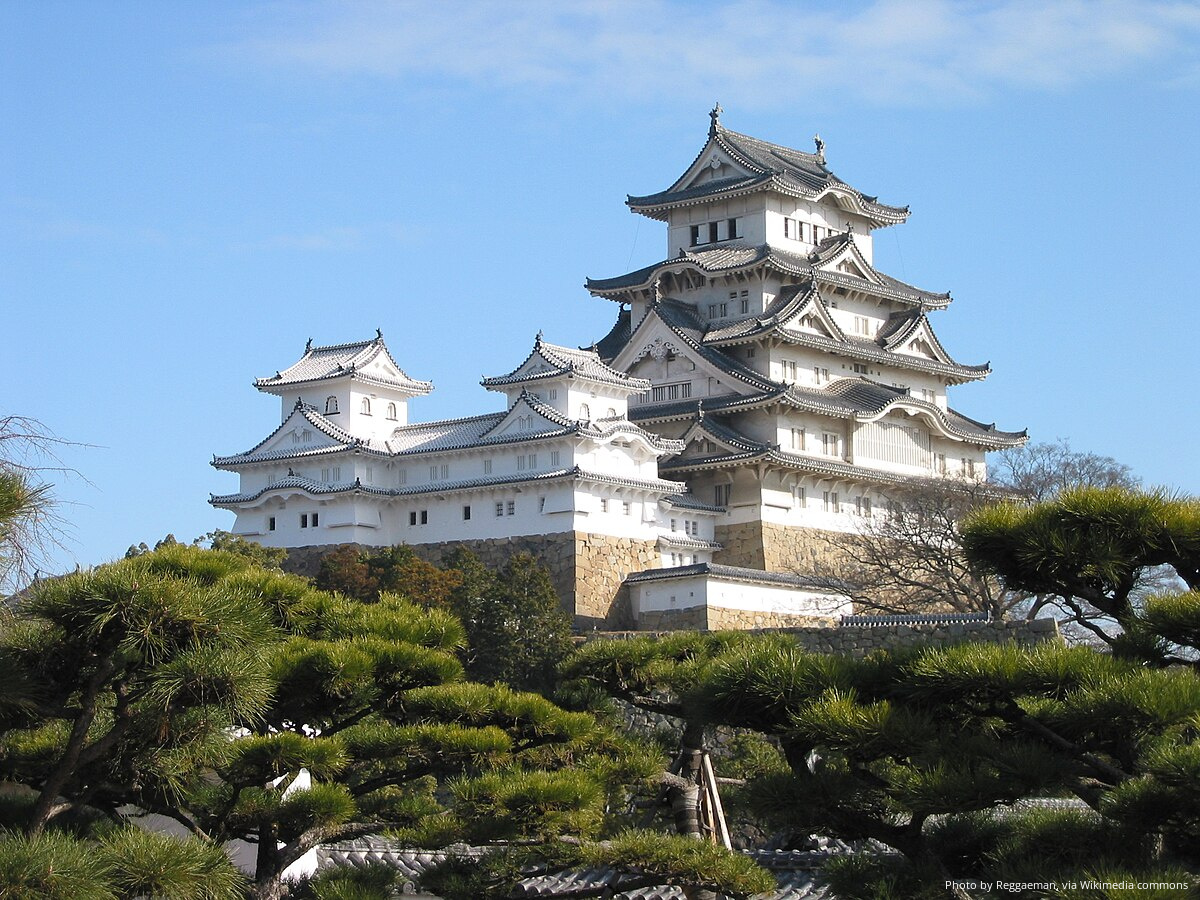 K-16 Excursion to Himeji and Kobe’s White Heron Castle (from Osaka, Kobe, or Kyoto)