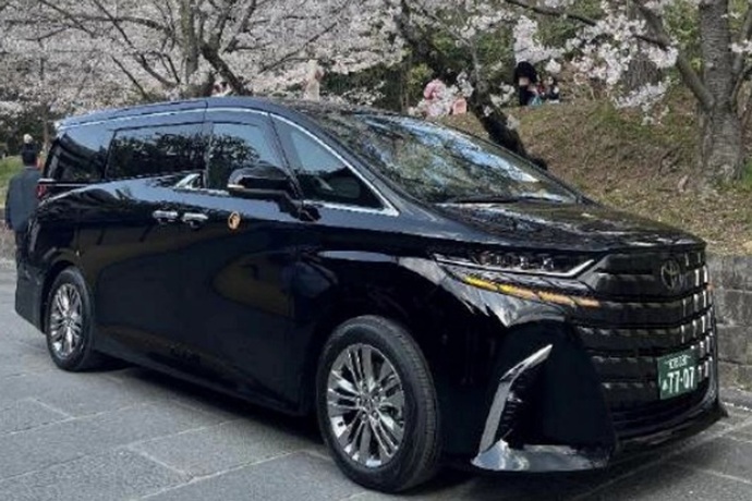 alphard1.jpg