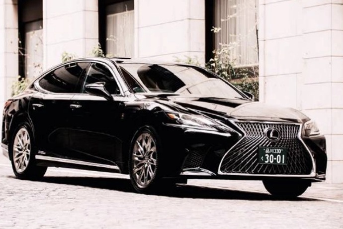 lexus-ls1.jpg
