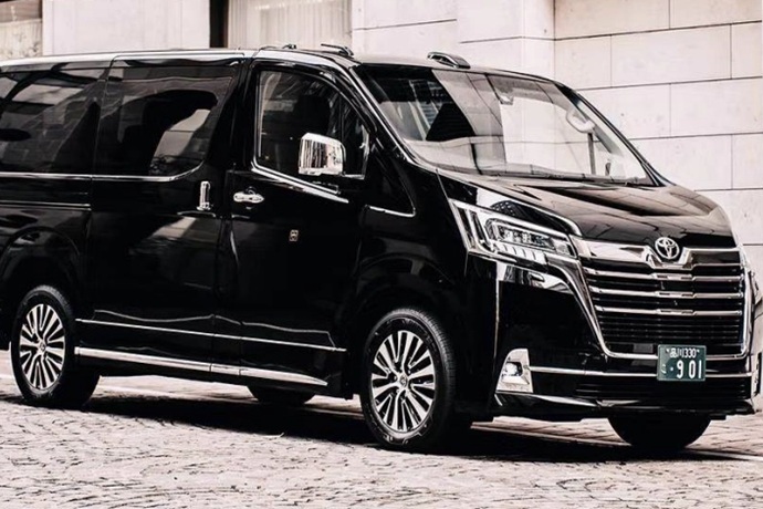 toyota-granace1-2.jpg