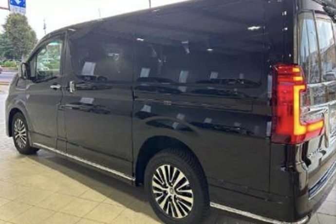 toyota-granace1.jpg