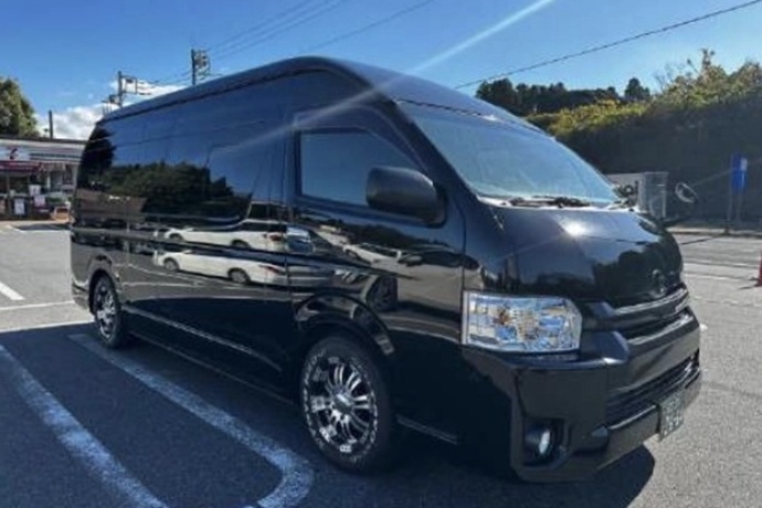 toyota-hiace1-2.jpg